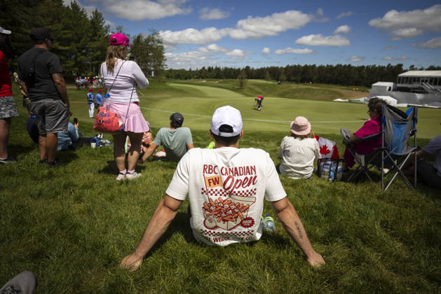June 12, 2026, Caledon, On, Canada: Fans gather around the ninth hole during the second round of the RBC Canadian Open in Caledon, Ont., on Friday, June 12, 2026. Canada News - June 12, 2026  - ZUMAc35_ 20260612_zaf_c35_118 Copyright: xNickxIwanyshynx