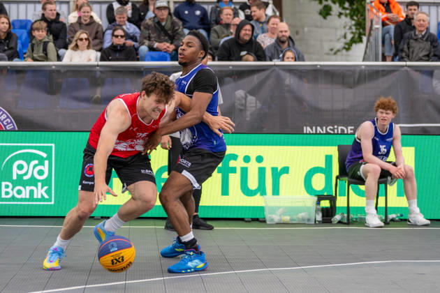 Duel between Stef Poels Team Utrecht, 25 and Rodney Agyeman Team Brisbane, 60 Innside 3x3 Circus, Basketball, Group stage, D Sports, 13 06 2026 Innside 3x3 Circus, Basketball, Group stage, D Sports, 13 06 2026 Duesseldorf Copyright: xEibner-Pressefoto ThomasxHaeslerx EP_THR
