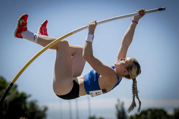 MANNHEIM, GERMANY - JUNE 13, 2026 : Paula Legner (GER LAZ Zweibruecken) competing in the women’s U20 pole vault during the Juniorengala 2026 at Michael-Hoffmann-Stadion on June 13, 2026 in Mannheim, Germany. Baden-Wuerttemberg Germany Copyright: xAxelxKohringx
