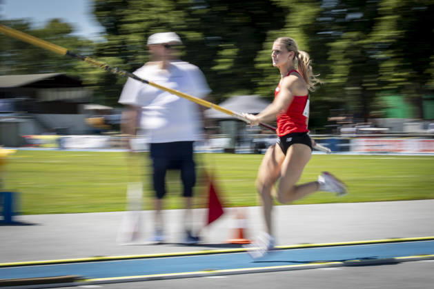 MANNHEIM, GERMANY - JUNE 13, 2026 : Naya Fuellers (GER TSV Bayer 04 Leverkusen) competing in the women’s U20 pole vault during the Juniorengala 2026 at Michael-Hoffmann-Stadion on June 13, 2026 in Mannheim, Germany. Baden-Wuerttemberg Germany Copyright: xAxelxKohringx