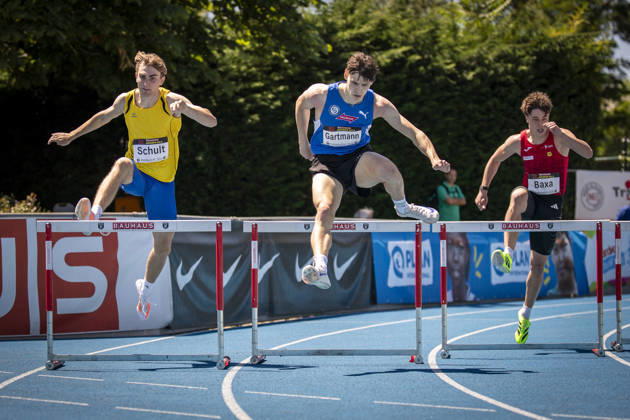 MANNHEIM, GERMANY - JUNE 13, 2026 : Tjark Schult (GER LG Flensburg), Jannis Gartmann (GER VfL Sindelfingen), Max Baxa (AUT Austria) competing in the men’s U20 400m hurdles during the Juniorengala 2026 at Michael-Hoffmann-Stadion on June 13, 2026 in Mannheim, Germany. Baden-Wuerttemberg Germany Copyright: xAxelxKohringx