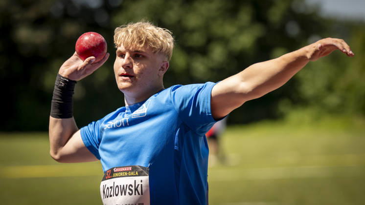 MANNHEIM, GERMANY - JUNE 13, 2026 : Paul Kozlowski (GER TSV SCHOTT Mainz) competing in the men’s U20 shot put during the Juniorengala 2026 at Michael-Hoffmann-Stadion on June 13, 2026 in Mannheim, Germany. Baden-Wuerttemberg Germany Copyright: xAxelxKohringx