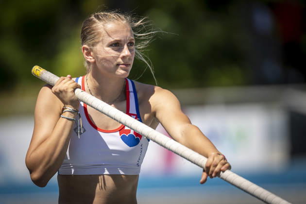 MANNHEIM, GERMANY - JUNE 13, 2026 : Renáta Bergstrom (SVK Slovakia) competing in the women’s U20 pole vault during the Juniorengala 2026 at Michael-Hoffmann-Stadion on June 13, 2026 in Mannheim, Germany. Baden-Wuerttemberg Germany Copyright: xAxelxKohringx
