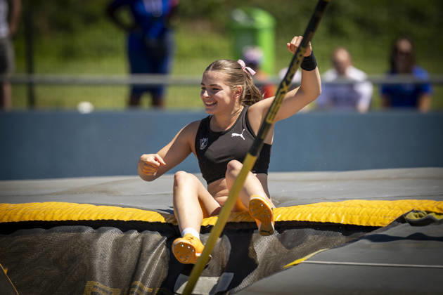 MANNHEIM, GERMANY - JUNE 13, 2026 : Mira Drissler (GER MTG Mannheim) competing in the women’s U20 pole vault and reacts during the Juniorengala 2026 at Michael-Hoffmann-Stadion on June 13, 2026 in Mannheim, Germany. Baden-Wuerttemberg Germany Copyright: xAxelxKohringx