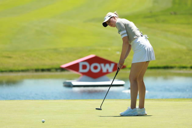Dow Championship MIDLAND, MICHIGAN - JUNE 13: Olivia Cowan of Germany plays her putt on the fifth green during the third round of the Dow Championship at Midland Country Club in Midland, Michigan, USA on Saturday, June 13, 2026. Midland Michigan United States  Copyright: xJorgexLemusx originalFilename:lemus-dowchamp260613_np3Sd.jpg
