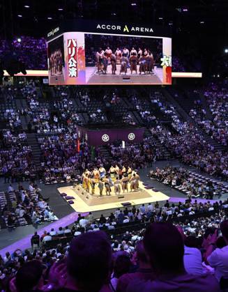 Sumo: Paris tournament Sumo wrestlers enter the ring on the first day of a two-day tournament at Accor Arena in Paris on June 13, 2026.  A14AA0005618596P