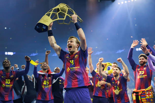 Jonathan CARLSBOGARD FC Barcelona Barca, 09 with the cup, award ceremony Barca, ceremony, cup, trophy, jubilation, joy, passion, success, emotion, enthusiasm, positive emotions GER, FC Barcelona Barca vs Fuechse Berlin, Handball, TruckScout24 EHF FINAL4 2026, Final, Season 2025 2026, 14 06 2026, GER, FC Barcelona Barca vs Fuechse Berlin, Handball, TruckScout24 EHF FINAL4 2026, Final, Season 2025 2026, 14 06 2026, Cologne Copyright: xEibnerxPressefoto OliverxSchmidtx EP_OST