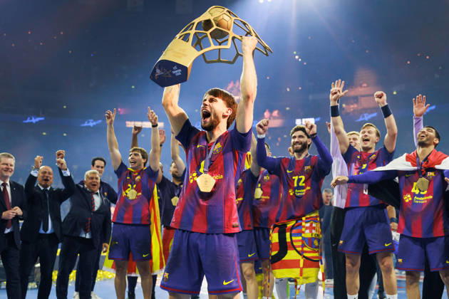 Daniel FERNANDEZ FC Barcelona Barca, 06 with the cup, award ceremony Barca, Ceremony, Cup, Trophy, jubilation, joy, passion, success, emotion, enthusiasm, positive emotions GER, FC Barcelona Barca vs Fuechse Berlin, Handball, TruckScout24 EHF FINAL4 2026, Final, Season 2025 2026, 14 06 2026, GER, FC Barcelona Barca vs Fuechse Berlin, Handball, TruckScout24 EHF FINAL4 2026, Final, Season 2025 2026, 14 06 2026, Cologne Copyright: xEibnerxPressefoto OliverxSchmidtx EP_OST