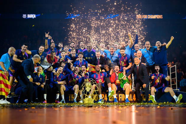 Cologne, Germany Handball EHF CL Final 4 Final Barca Fuechse Berlin the team of Barca, team photo, final cheer final cheer emotion joy Cologne Lanxess Arena North Rhine Westphalia Germany