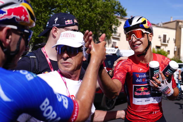 The red jersey Italy s Davide Donati of Red Bull - Bora - Hansgrohe Rookies stage winner during Stage 2 of the Giro Next Gen 2026, from Tropea to Crotone, Italy, Monday, June 15, 2026.  Copyright: xFabioxFerrari LaPressex