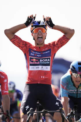 Italy s Davide Donati of Red Bull - Bora - Hansgrohe Rookies stage winner during Stage 2 of the Giro Next Generation from Tropea to Crotone Italy, June 15, 2026  Copyright: xMassimoxPaolone LaPressex