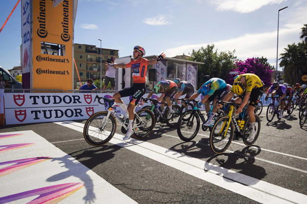 Italy s Davide Donati of Red Bull - Bora - Hansgrohe Rookies stage winner during Stage 2 of the Giro Next Generation from Tropea to Crotone Italy, June 15, 2026  Copyright: xMassimoxPaolone LaPressex