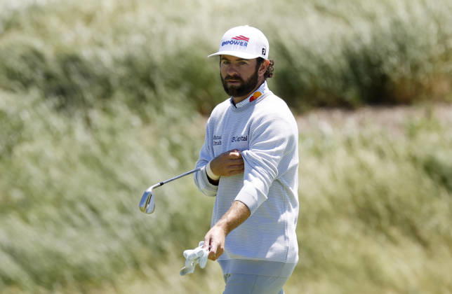 Cameron Young carries his putter while playing in a practice round on the Monday before the 126th U.S. Open Golf Championship at Shinnecock Hills Golf Club on Monday, June 15, 2026 in Southampton, New York.  NYP20260615308 JOHNxANGELILLO