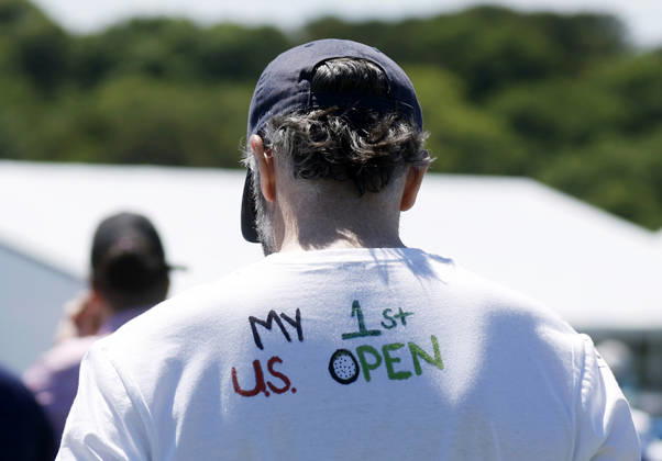 Fans watch a practice round on the Monday before the 126th U.S. Open Golf Championship at Shinnecock Hills Golf Club on Monday, June 15, 2026 in Southampton, New York.  NYP20260615321 JOHNxANGELILLO