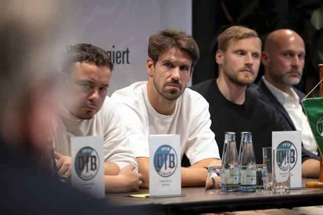 Fußball, RL Nord, VfB Lübeck Mitgliederversammlung zur Ausgliederung in eine GmbH