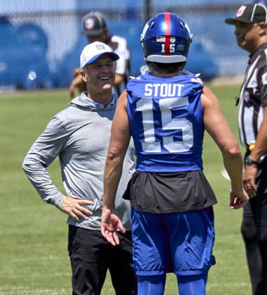New York Giants head coach John Harbaugh and punter Jordan Stout (15) during minicamp held at the Quest Diagnostics Training Center in East Rutherford, New Jersey. CSM NFL, American Football Herren, USA 2026: NY Giants Minicamp June 09  - ZUMAc04_ 20260616_zma_c04_002 Copyright: xDuncanxWilliamsx