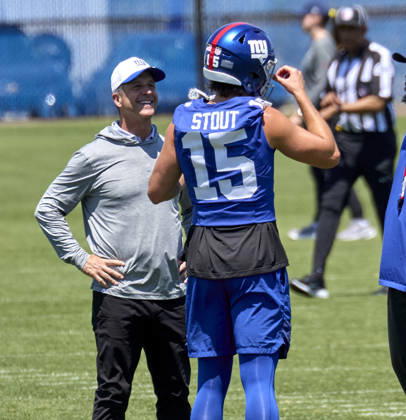 New York Giants head coach John Harbaugh and punter Jordan Stout (15) during minicamp held at the Quest Diagnostics Training Center in East Rutherford, New Jersey. CSM NFL, American Football Herren, USA 2026: NY Giants Minicamp June 09  - ZUMAc04_ 20260616_zma_c04_004 Copyright: xDuncanxWilliamsx