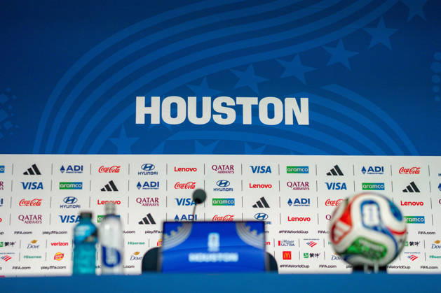 2026 FIFA World Cup, Group K, Match 1, Portugal vs. DR Congo, June 17, 2026, at NRG Stadium in Houston, Texas—Press conference with Bruno Fernandes and Roberto Martinez,detected_source_language Copyright: xBahhoxKarax