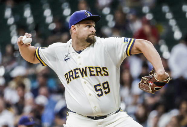 Milwaukee Brewers relief pitcher Joel Kuhnel throws in the sixth inning of the MLB, Baseball Herren, USA game between the Cleveland Guardians and the Milwaukee Brewers at American Family Field in Milwaukee, Wisconsin on Tuesday, June 16, 2026.  MIL20260616815 TANNENxMAURY