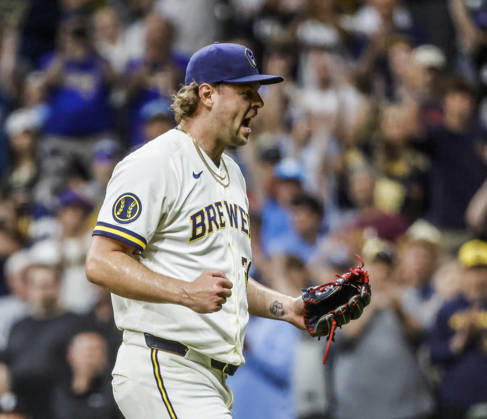 Milwaukee Brewers closing pitcher Trevor Megill reacts after striking out Cleveland Guardians third baseman Gabriel Arias to end the game in the ninth inning of the MLB, Baseball Herren, USA game between the Cleveland Guardians and the Milwaukee Brewers at American Family Field in Milwaukee, Wisconsin on Tuesday, June 16, 2026. The Brewers beat the Guardians 2-1.  MIL20260616823 TANNENxMAURY