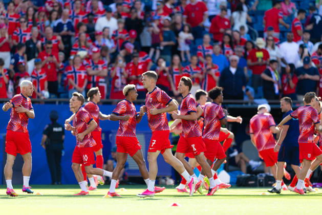 June 16, 2026; Foxborough, Massachusetts, USA; Norway forward Alexander Sorloth (7) and teammates warm up in front of Norway supporters before a FIFA World Cup, WM, Weltmeisterschaft, Fussball 2026 Group I match between Iraq and Norway at Boston Stadium. (c) CSM - ZUMAc04_ 20260616_zma_c04_086 Copyright: xBurtxGranofskyx