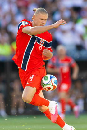 June 16, 2026; Foxborough, Massachusetts, USA; Norway forward Erling Haaland (9) uses fancy footwork to settle the ball in a FIFA World Cup, WM, Weltmeisterschaft, Fussball 2026 Group I match between Iraq and Norway at Boston Stadium. (c) CSM - ZUMAc04_ 20260616_zma_c04_099 Copyright: xBurtxGranofskyx