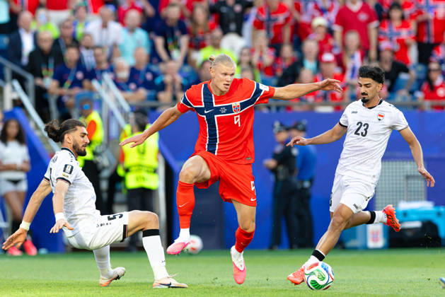 June 16, 2026; Foxborough, Massachusetts, USA; Norway forward Erling Haaland (9) cuts between Iraq defender Akam Hashim (5) and Iraq defender Merchas Doski (23) in a FIFA World Cup, WM, Weltmeisterschaft, Fussball 2026 Group I match between Iraq and Norway at Boston Stadium. (c) CSM - ZUMAc04_ 20260616_zma_c04_132 Copyright: xBurtxGranofskyx