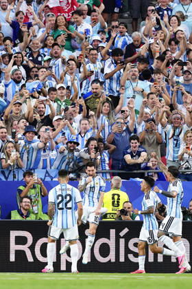 Football: 2026 World Cup Argentina s Lionel Messi (2nd from L) reacts after scoring the opening goal in the first half of a World Cup Group J football match against Algeria at Kansas City Stadium in Kansas City, Missouri, on June 16, 2026.  A14AA0005619112P