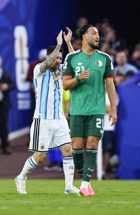 Football: 2026 World Cup Argentina s Lionel Messi (L) celebrates after scoring the opening goal in the first half of a World Cup Group J football match against Algeria at Kansas City Stadium in Kansas City, Missouri, on June 16, 2026.  A14AA0005619116P