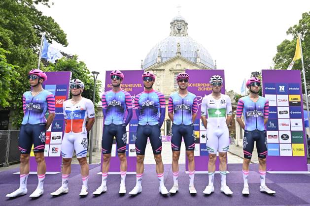 Baloise Belgium Tour 2026 Stage 1 SCHERPENHEUVEN-ZICHEM, BELGIUM - JUNE 17 : team Unibet Rose Rockets during stage 1 of the 95th edition of Baloise Tour of Belgium an UCI ProSeries 2.Pro cycling road race stage for Men Elite of 187.9 km with start in Scherpenheuven-Zichem and finish in Scherpenheuven-Zichem on June 17, 2026 in Scherpenheuven-Zichem, Belgium, 17 06 2026 ( Motordriver Stephan Boone - Scherpenheuven-Zichem Belgium  Copyright: xTomasxSiskx