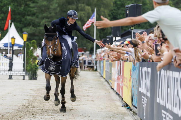 Equestrian sports, eventing in Luhmühlen, cross-country, prize-giving ceremony