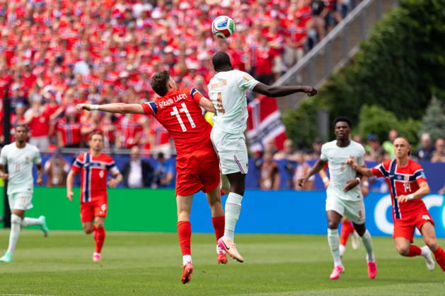 June 26, 2026; Foxborough, Massachusetts, USA; Norway forward Jorgen Strand Larsen (11) and France defender Dayot Upamecano (4) compete for a header in a FIFA World Cup, WM, Weltmeisterschaft, Fussball 2026 Group I match between Norway and France at Boston Stadium. (c) CSM - ZUMAc04_ 20260626_zma_c04_156 Copyright: xBurtxGranofskyx