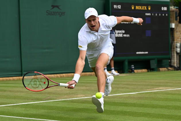 Wimbledon Tennis Championships 2026 - Day 3 LONDON, UNITED KINGDOM - July 01: Jenson Brooksby of the United States plays against Ignacio Buse of Peru in the Mens singles second round match against during day three of The Wimbledon Tennis Championships at All England Lawn Tennis and Croquet Club on July 01, 2026 in London, United Kingdom Ray Tang Anadolu London United Kingdom. Editorial use only. Please get in touch for any other usage.  Copyright: x2026xAnadoluxRayxTangx