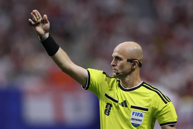 England v Congo DR: Round Of 32 - FIFA World Cup, WM, Weltmeisterschaft, Fussball 2026 Referee Adham Makhadmeh signals during the FIFA World Cup 2026 Round Of 32 match between England and Congo DR at Atlanta Stadium on July 1, 2026 in Atlanta, United States. Atlanta Atlanta Stadium GA United States Copyright: xAllstarxPicturexLibraryxLtdx