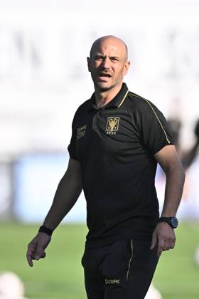 STVV s head coach Frederic De Meyer pictured before a training session of Belgian first division soccer team STVV, on Wednesday 01 July 2026 in Sint-Truiden, in preparation of the upcoming 2026-2027 Belgian first division soccer season. JOHAN EYCKENS JohanxEyckens x180104310x