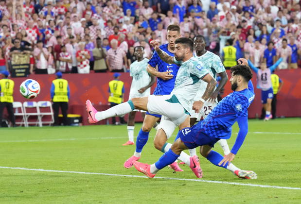 July 2, 2026, Toronto, On, CANADA: Croatia s Josko Gvardiol (4) scores a goal against Portugal that would be disallowed during the second half of a World Cup round of 32 soccer match, in Toronto on Thursday, July 2, 2026. Canada News - July 2, 2026  - ZUMAc35_ 20260702_zaf_c35_227 Copyright: xChrisxYoungx