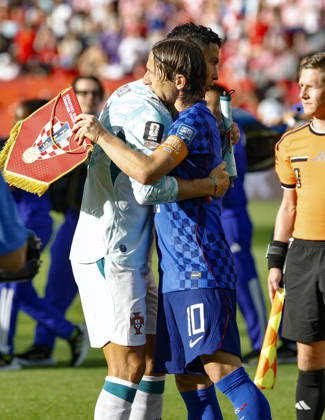 Football: 2026 World Cup Portugal s Cristiano Ronaldo (L) and Croatia s Luka Modric embrace ahead of a World Cup round of 32 football match between Portugal and Croatia at Toronto Stadium in Toronto on July 2, 2026.  A14AA0005621365P