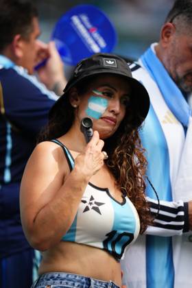 Argentina v Cape Verde - FIFA World Cup, WM, Weltmeisterschaft, Fussball 2026 - Round of 32 FLORIDA, USA - JULY 03: Fans gather prior the 2026 FIFA World Cup Round of 32 match between Argentina and Cape Verde at the Hard Rock Stadium (Miami Stadium) in Miami Gardens, Florida, United States on July 03, 2026. Jose Hernandez Anadolu Florida United States. Editorial use only. Please get in touch for any other usage.  Copyright: x2026xAnadoluxJosexHernandezx