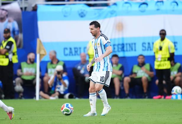 Argentina v Cape Verde - FIFA World Cup, WM, Weltmeisterschaft, Fussball 2026 - Round of 32 FLORIDA, USA - JULY 03: Lionel Messi of Argentina controls the ball during the 2026 FIFA World Cup Round of 32 match between Argentina and Cape Verde at the Hard Rock Stadium (Miami Stadium) in Miami Gardens, Florida, United States on July 03, 2026. Jose Hernandez Anadolu Florida United States. Editorial use only. Please get in touch for any other usage.  Copyright: x2026xAnadoluxJosexHernandezx