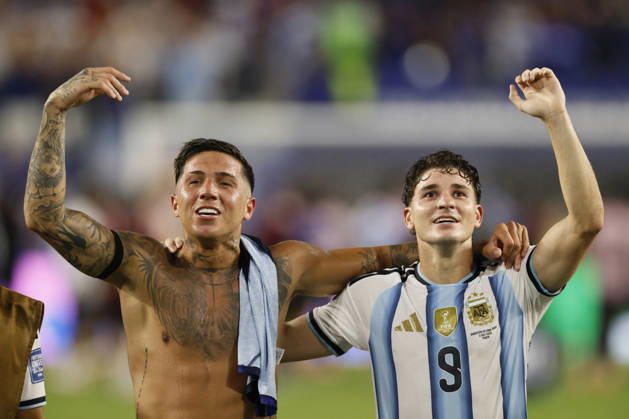 Argentina v Cabo Verde: Round of 32 - FIFA World Cup, WM, Weltmeisterschaft, Fussball 2026 Enzo Fernandez and Julian Alvarez of Argentina celebrate after winning the FIFA World Cup 2026 Round Of 32 match between Argentina and Cabo Verde at Miami Stadium on July 3, 2026 in Miami Gardens, United States. Miami Gardens Miami Stadium FL United States Copyright: xAllstarxPicturexLibraryxLtdx