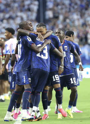 (260704) -- MIAMI, July 4, 2026 -- Sidny Lopes Cabral (No.13) of Cabo Verde celebrates scoring in the extra time during the round of 32 match between Argentina and Cabo Verde at the 2026 FIFA World Cup, WM, Weltmeisterschaft, Fussball at Miami Stadium, Miami, the United States, July 3, 2026. ) (SP)U.S.-MIAMI-FOOTBALL-FIFA WORLD CUP-ROUND OF 32-ARGENTINA VS CABO VERDE ZhangxChen