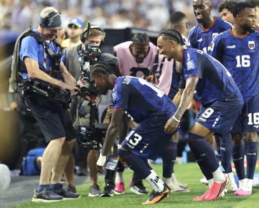 (260704) -- MIAMI, July 4, 2026 -- Sidny Lopes Cabral (No.13) of Cabo Verde celebrates scoring in the extra time during the round of 32 match between Argentina and Cabo Verde at the 2026 FIFA World Cup, WM, Weltmeisterschaft, Fussball at Miami Stadium, Miami, the United States, July 3, 2026. ) (SP)U.S.-MIAMI-FOOTBALL-FIFA WORLD CUP-ROUND OF 32-ARGENTINA VS CABO VERDE ZhangxChen