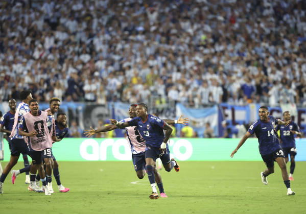 (260704) -- MIAMI, July 4, 2026 -- Sidny Lopes Cabral (No.13) of Cabo Verde celebrates scoring in the extra time during the round of 32 match between Argentina and Cabo Verde at the 2026 FIFA World Cup, WM, Weltmeisterschaft, Fussball at Miami Stadium, Miami, the United States, July 3, 2026. ) (SP)U.S.-MIAMI-FOOTBALL-FIFA WORLD CUP-ROUND OF 32-ARGENTINA VS CABO VERDE ZhangxChen
