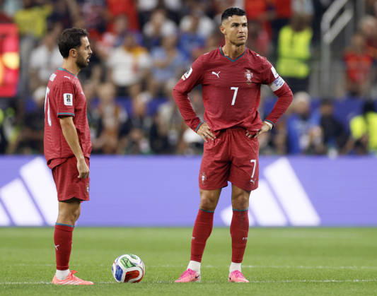 Portugal v Spain: Round of 16 - FIFA World Cup, WM, Weltmeisterschaft, Fussball 2026 Bruno Fernandes and Cristiano Ronaldo of Portugal look dejected after going 1 down during the FIFA World Cup 2026 Round Of 16 match between Portugal and Spain at Dallas Stadium on July 6, 2026 in Arlington, United States. Arlington Dallas Stadium TX United States Copyright: xAllstarxPicturexLibraryxLtdx