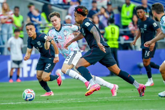 July 6, 2026, Seattle, Washington, USA: United States of America midfielder Weston McKennie (8) and Belgium defender Maxim de Cuyper (5) during the match between USA and Belgium in the World Cup 2026 at Seattle Stadium, Seattle, Washington Seattle USA - ZUMAj111 20260706_zsp_j111_026 Copyright: xTomxJonesx