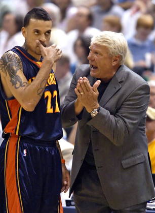 USA BASKETBALL NBA, Basketball Herren, USA WESTERN CONFERENCE SEMI-FINALS PLAYOFFS WARRI Utah Jazz, Golden State Warriors, NBA Western Conference Semi-Finals play-off game 5 epa01010009 Golden State s head coach, Don Nelson (R) yells at Matt Barnes (L) of the Golden State Warriors in a game against the Utah Jazz during the first half at the Energy Solutions Arena in Salt Lake City, Utah 15 May 2007. SALT LAKE CITY United States  Copyright: xGEORGExFREYx
