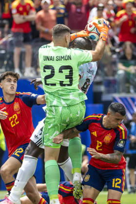 Spain Vs. Belgium FIFA World Cup, WM, Weltmeisterschaft, Fussball quarterfinal soccer match in Los Angeles, USA - 10 Jul 2026 Spain goalkeeper Unai Simon (23) and Belgium s Romelu Lukaku (9) seen in action during the FIFA World Cup quarterfinal soccer match at SoFi Stadium. Los Angeles United States Copyright: xRingoxChiux xSOPAxImagesx 20260710RC.FIFA_070