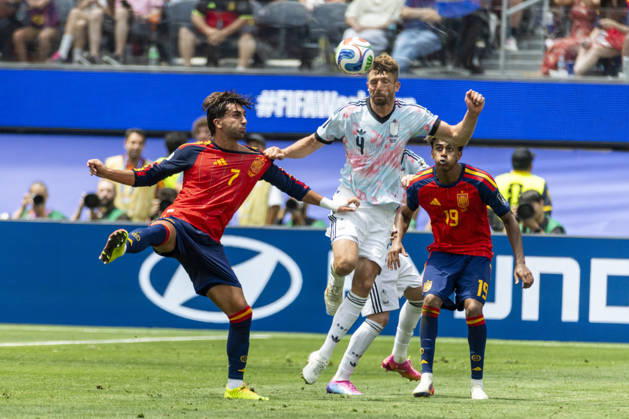 Spain Vs. Belgium FIFA World Cup, WM, Weltmeisterschaft, Fussball quarterfinal soccer match in Los Angeles, USA - 10 Jul 2026 Spain’s Ferran Torres (7) and Belgium s Brandon Mechele (4) seen in action during the FIFA World Cup quarterfinal soccer match at SoFi Stadium. Los Angeles United States Copyright: xRingoxChiux xSOPAxImagesx 20260710RC.FIFA_072