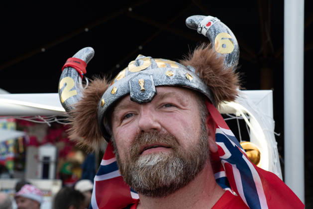 Norwegian fans perform their famous Viking Row in Miami Beach MIAMI BEACH, FLORIDA, UNITED STATES - JULY 10: A Norwegian fan wearing a Viking helmet during the gathering to perform their now-famous Viking Row during the 2026 FIFA World Cup, WM, Weltmeisterschaft, Fussball celebrations in Miami Beach, Florida, on July 10, 2026. Jesus Olarte Anadolu Miami United States. Editorial use only. Please get in touch for any other usage. Copyright: x2026xAnadoluxJesusxOlartex