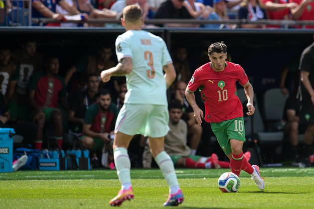 Soccer, 2026 World Cup, 20260709, France vs. Morocco. Pictured from left: Lucas DIGNE (France, 3), Brahim DÃ u008DAZ (Morocco, 10), dribbling the ball at Foxborough Stadium in Boston, Massachusetts, United States of America Copyright: Passion2Press MarkusxFischerx